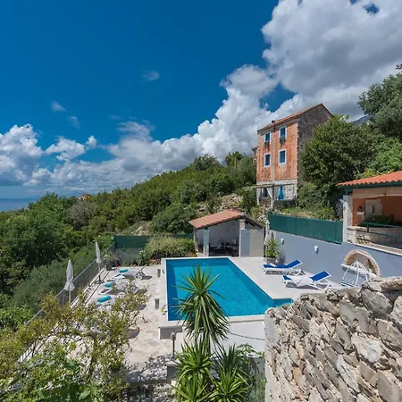 Villa Divna