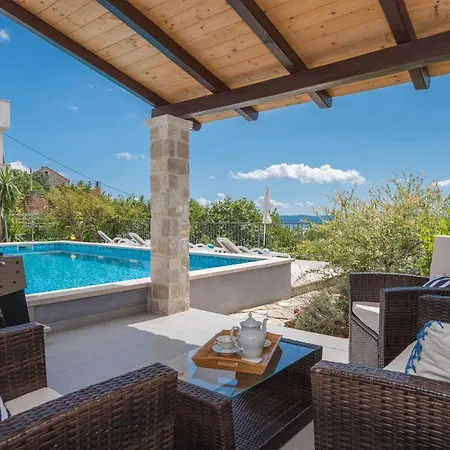 Divna Podgora (Split-Dalmatia)