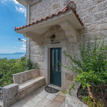 Divna * Podgora (Split-Dalmatia)